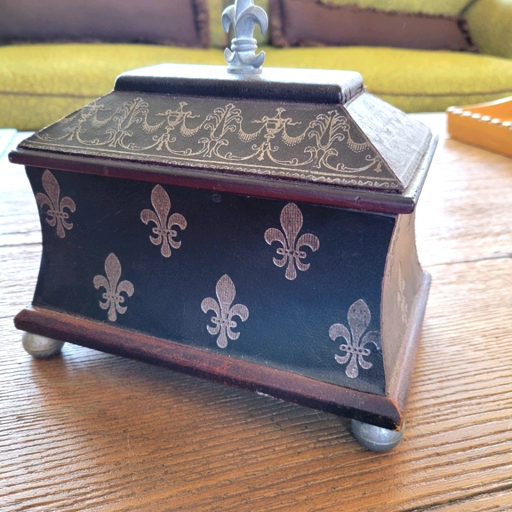 Fleur de lis wooden box home decor accent